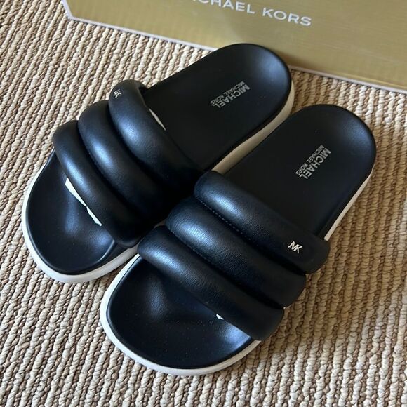 NWT MICHAEL KORS quilted slides sandals 5  - Picture 1 of 8